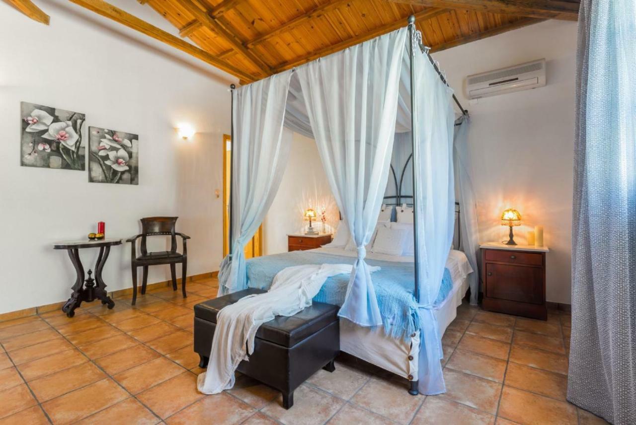 Villa Tassoula Isomata Buitenkant foto