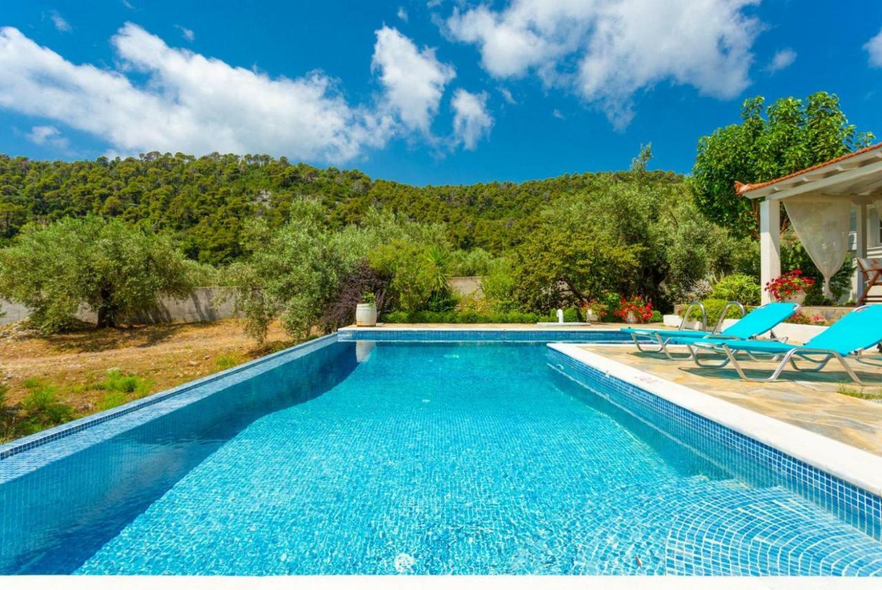 Villa Tassoula Isomata Buitenkant foto