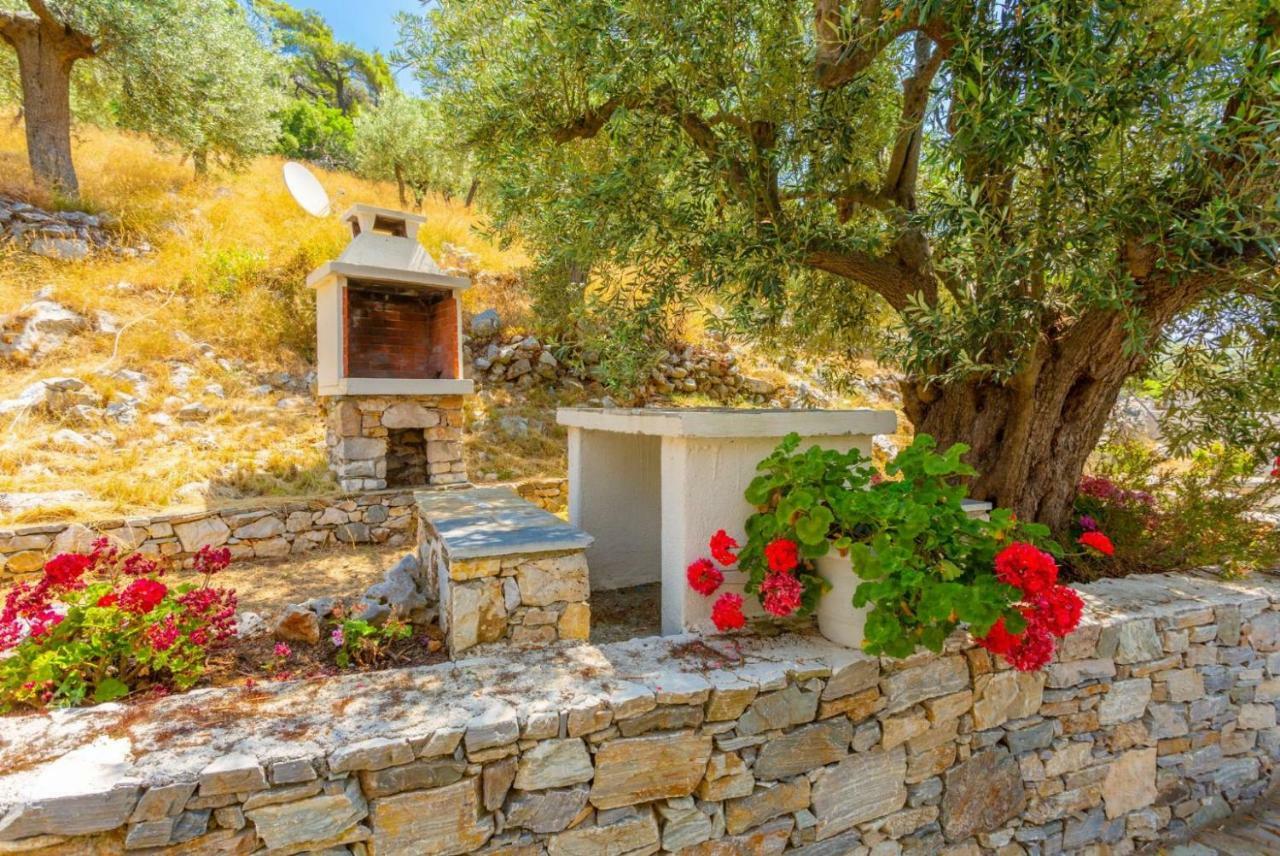 Villa Tassoula Isomata Buitenkant foto