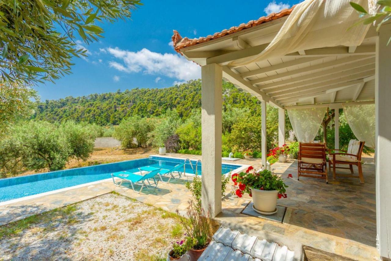 Villa Tassoula Isomata Buitenkant foto