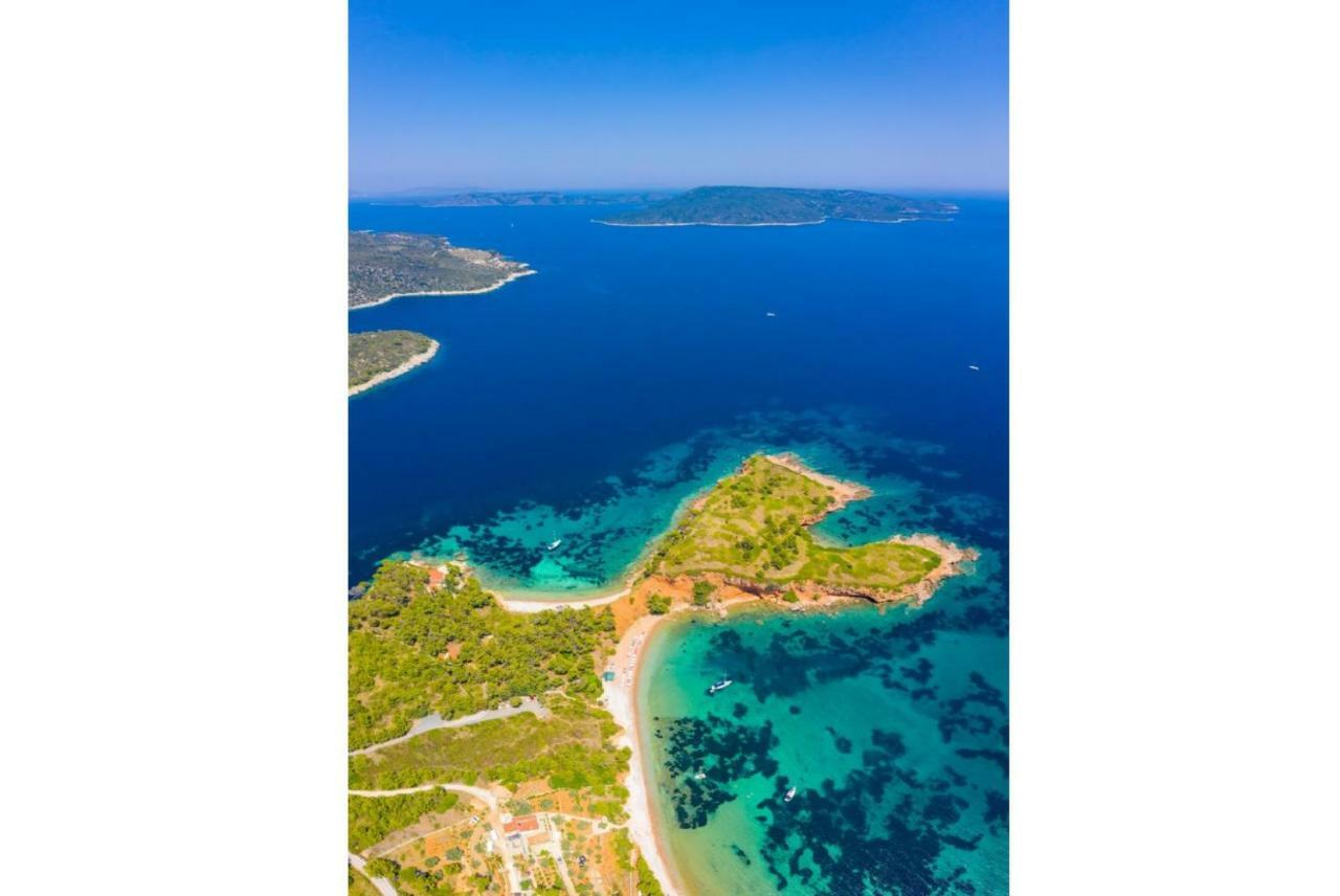 Villa Tassoula Isomata Buitenkant foto