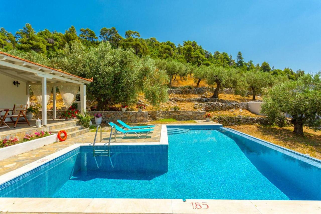 Villa Tassoula Isomata Buitenkant foto
