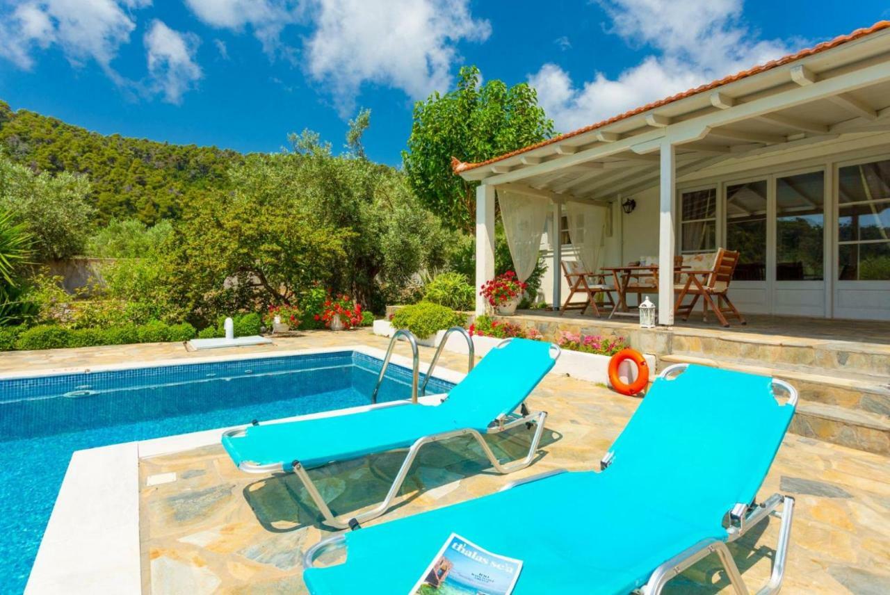 Villa Tassoula Isomata Buitenkant foto