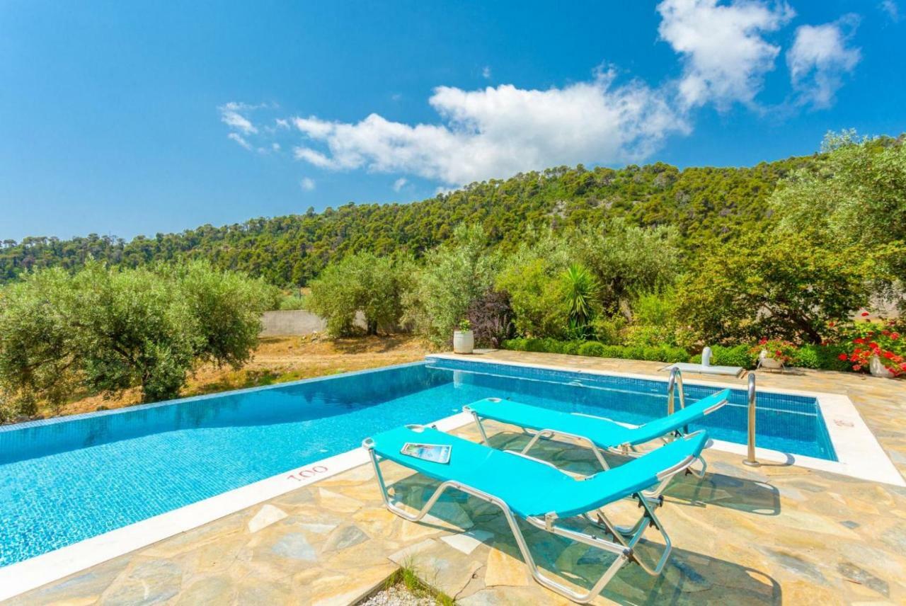Villa Tassoula Isomata Buitenkant foto